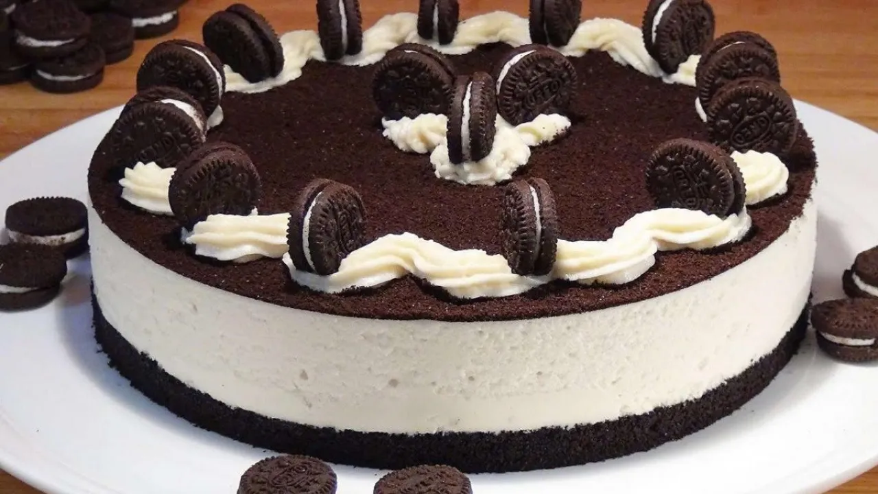 خطوات عمل كيكة الأوريو الباردة بالقشدة الكريمية