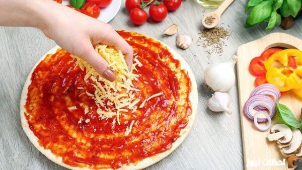 طريقة عمل صلصة البيتزا 2023 بالخطوات.. طريقة عمل صلصة البيتزا بالصلصة الجاهزة بدون طبخ نفس المطاعم