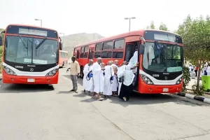 السعودية تعلن تفاصيل جديدة بشأن خدمات النقل للمعتمرين الجدد