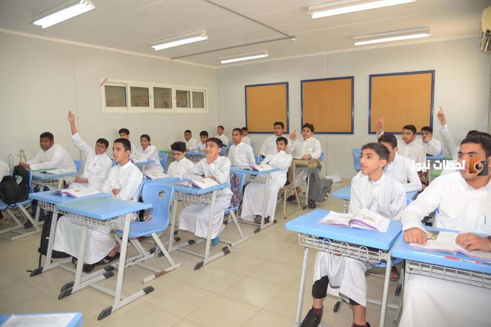 40 ساعة تطوعية شرط تخرج الطلبة من المرحلة الثانوية في نظام المسارات