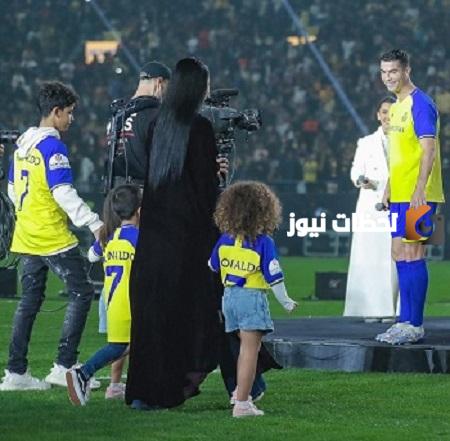 جورجينا ترتدي العباءة