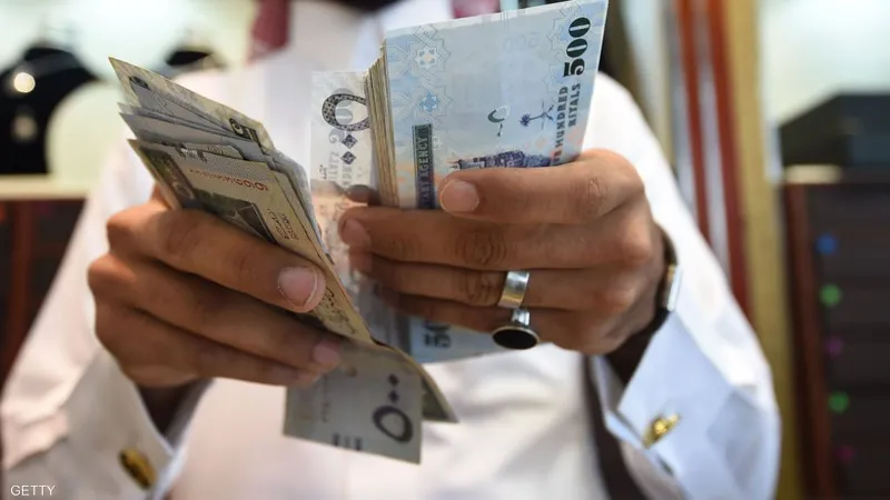 ارتفاع العاملين في الصيدلة بنسبة 700% وتوظيف 10,000 سعودي