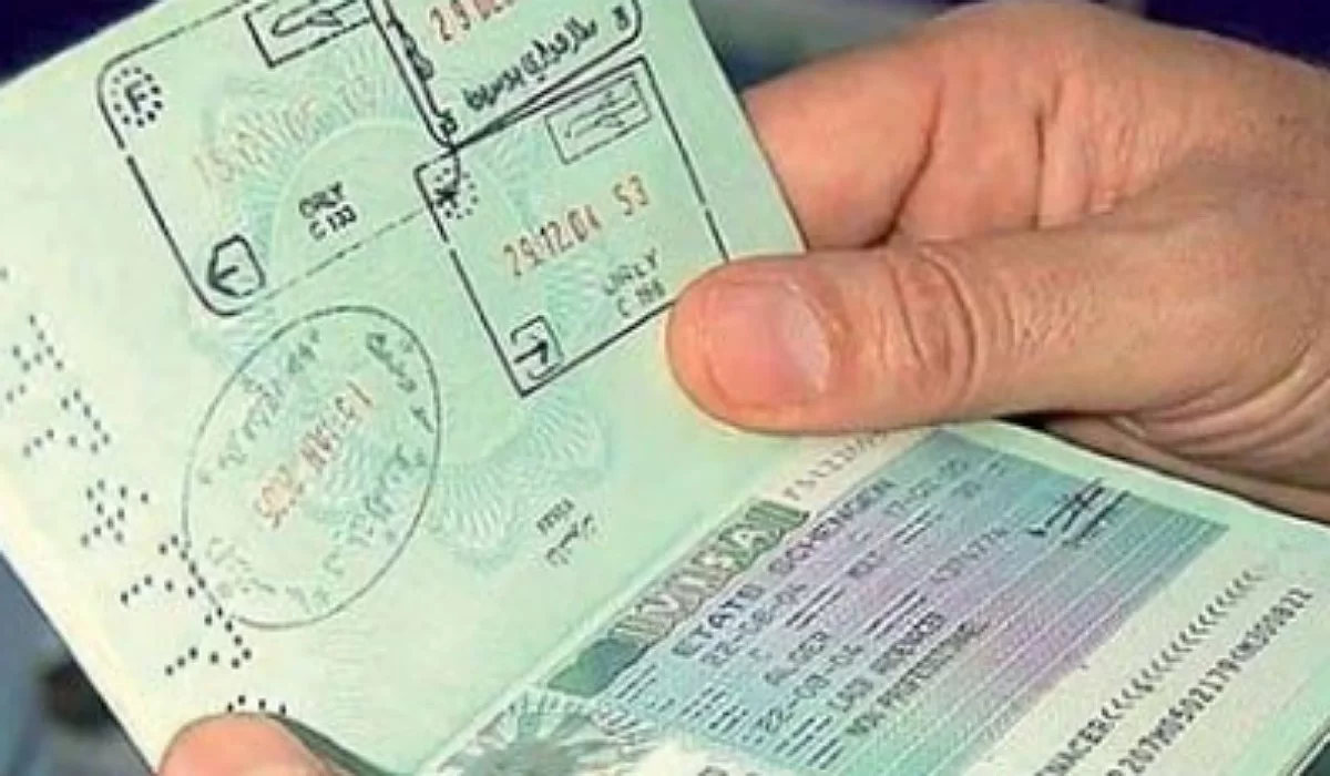 استعلام عن تأشيرة زيارة عائلية