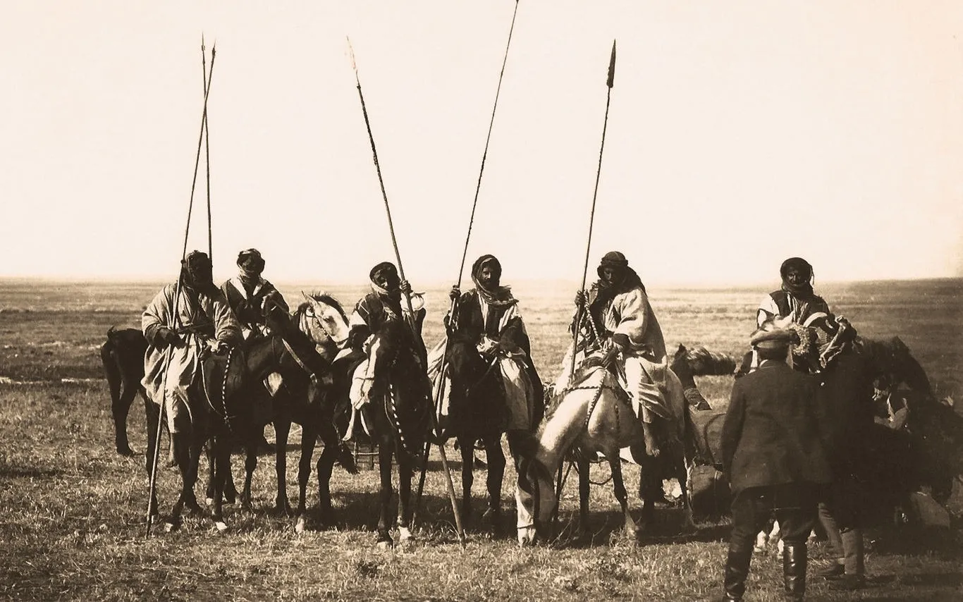 السكران وش يرجعون وما أصل عائلة السكران