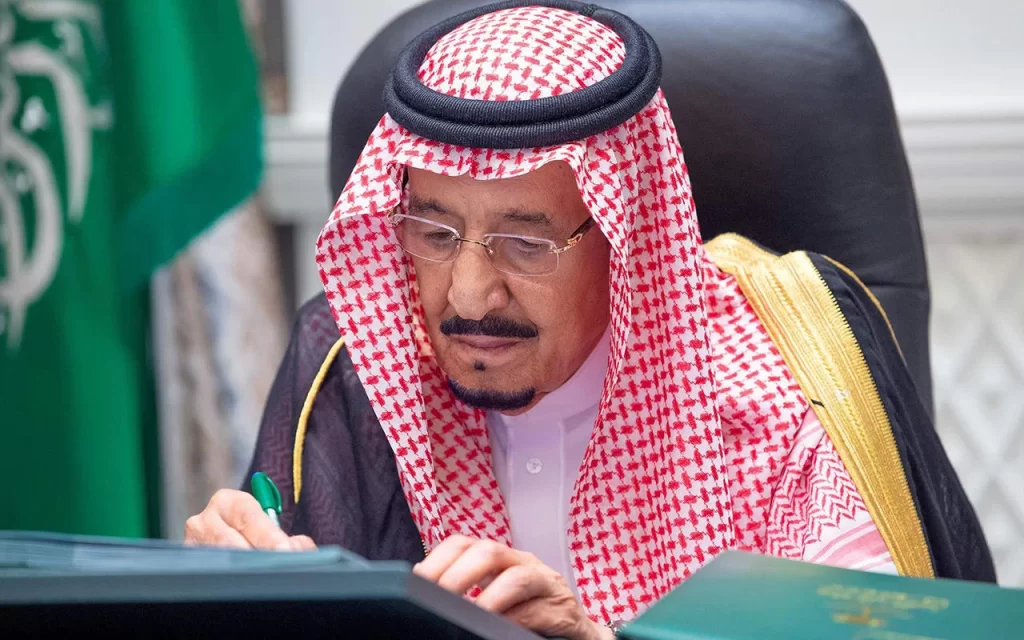 بإيعاز ملكي صرف راتبين الملك سلمان
