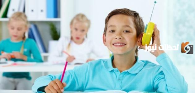 بين أشعار وأوبريت استعراضي وإذاعات مدرسية