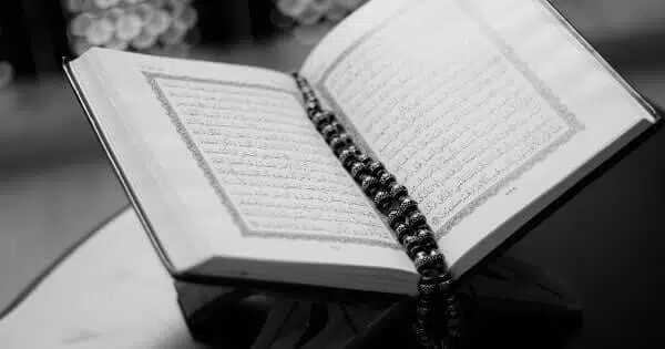 دعاء التوبة من الذنوب مستجاب مكتوب (اللهم إني أستغفرك)