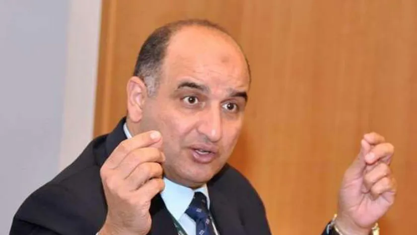 عميد كلية التجارة بجامعة الإسكندرية يحذر