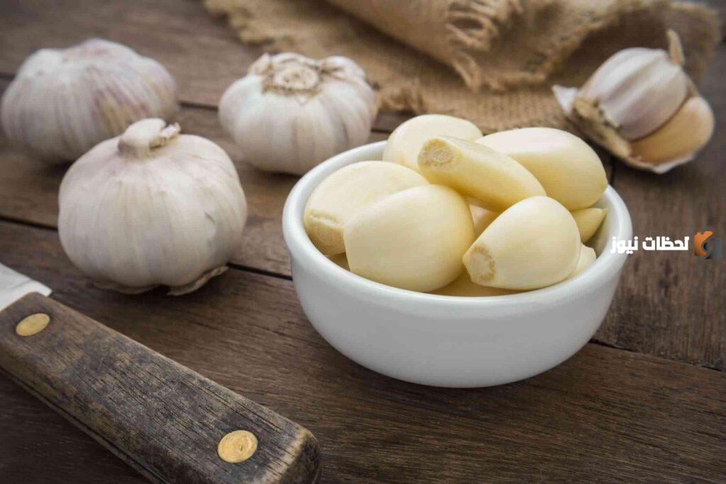 فوائد تناول الثوم على الريق
