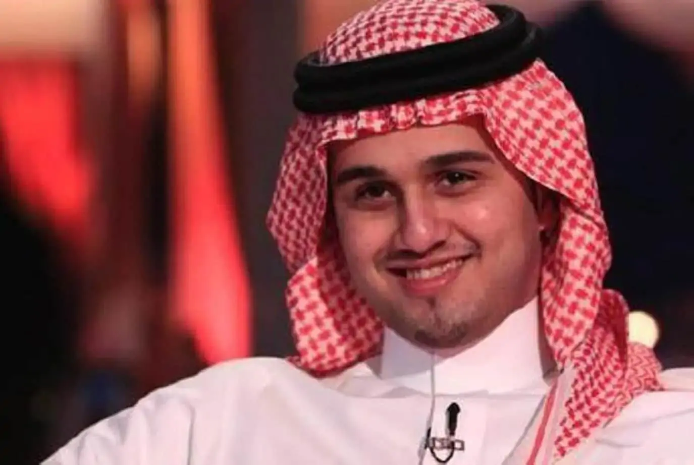 كم عمر عباس ابراهيم المغني السعودي