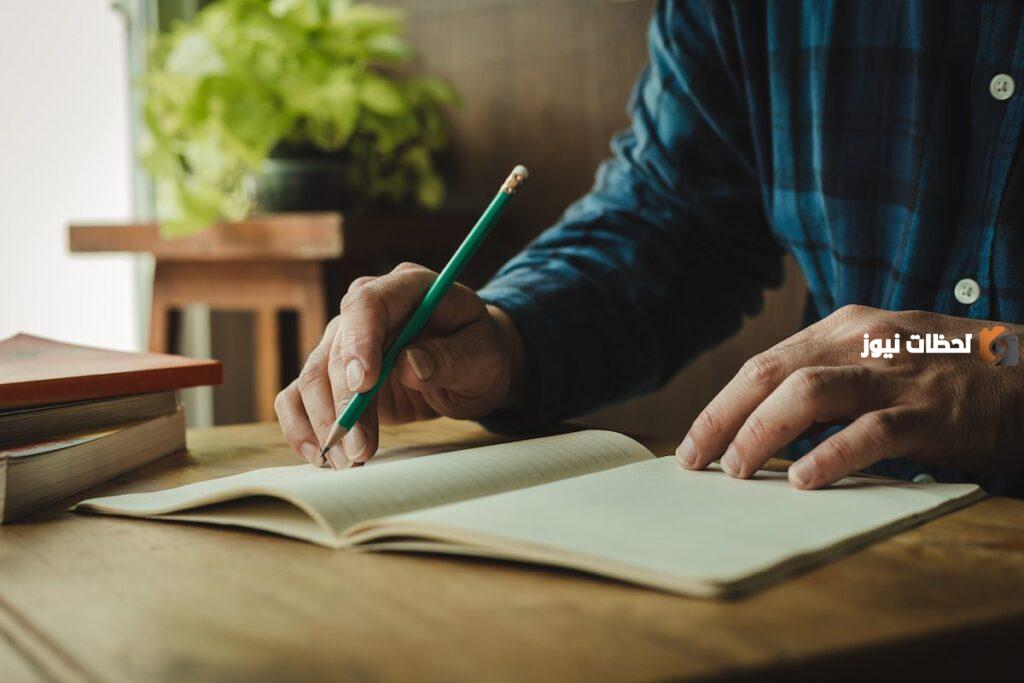ما أنسب الطرق التي تساعد الكتاب والمؤلفين على تلخيص تفاصيل موضوعاتهم