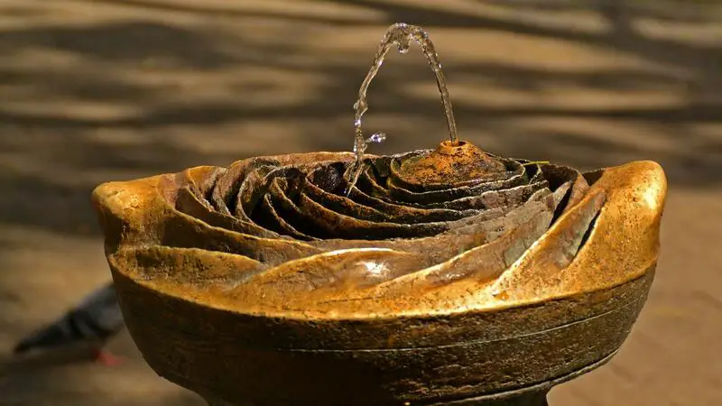 ما تفسير رؤية نافورة الماء في المنام؟