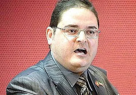 ما هي جنسية عبدالله فيروز عبدالكريم