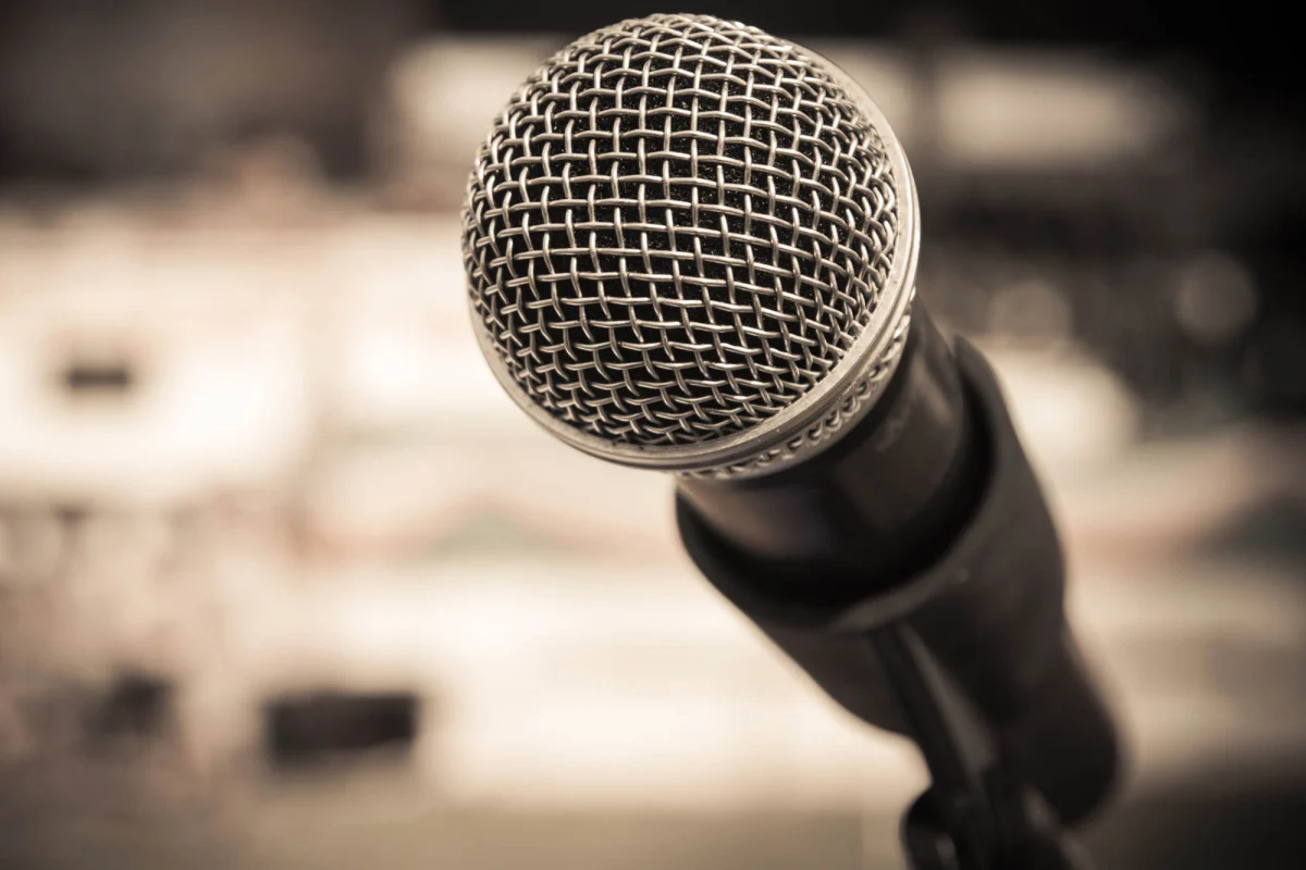 اذاعة عن الاختبارات بالعناصر كاملة