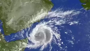 تأثير كبير للعاصفة تيج على السعودية الارصاد تحذر