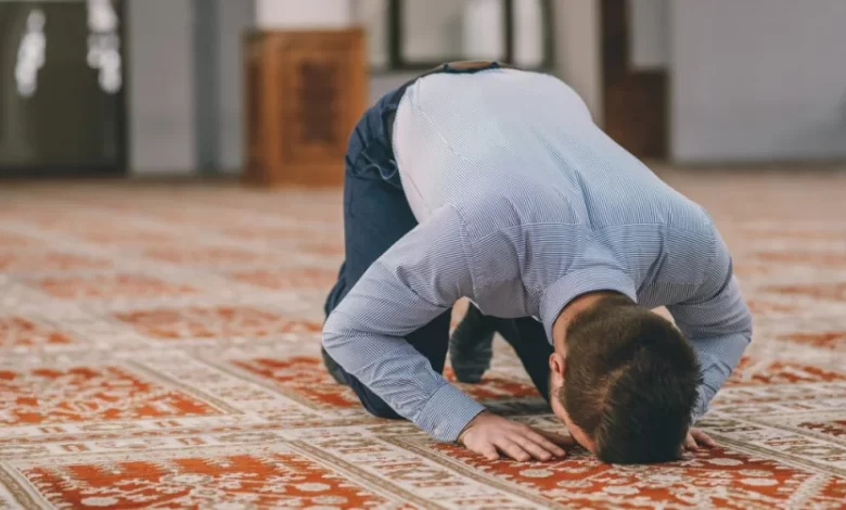 تفسير حلم الصلاة وأنا على جنابة؟