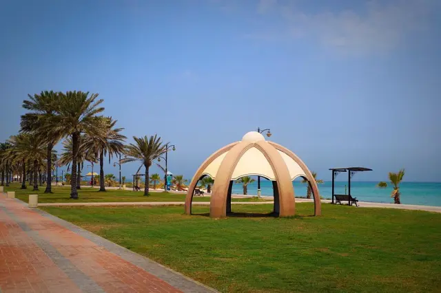 شكل كورنيش رأس تنورة اليوم