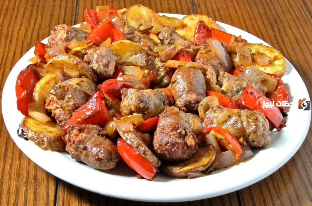 طريقة عمل البطاطس بالسجق في المنزل