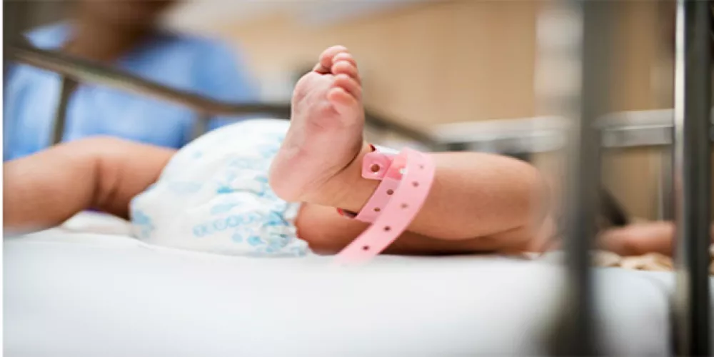 لماذا تحدث الولادة المبكرة