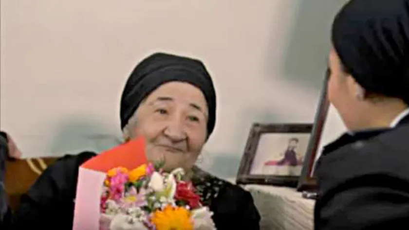 ما حكم الاحتفال بعيد الأم وهل هو بدعة