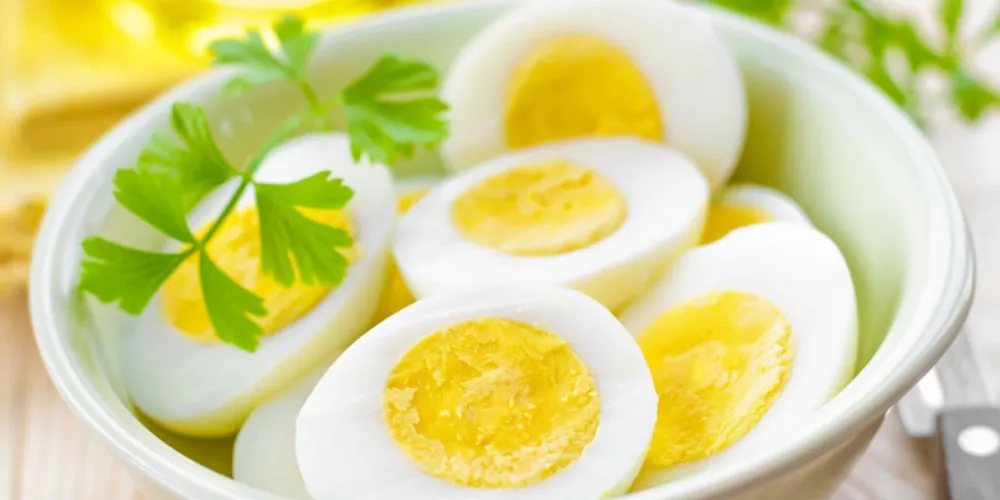 مدة سلق البيض على النار بدون رائحة