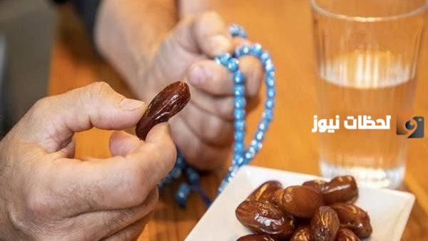 من هو الصحابي الذي يفطر بجماع زوجته