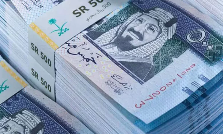 هل ستزيد رواتب الموظفين في القطاع العام والخاص