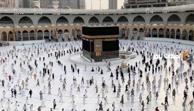 هل يجوز تأخير طواف الافاضة مع الوداع