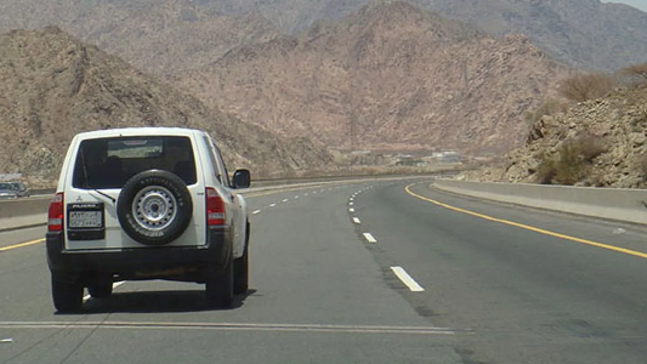 ي المسافة الفعلية بين مكه وجدة