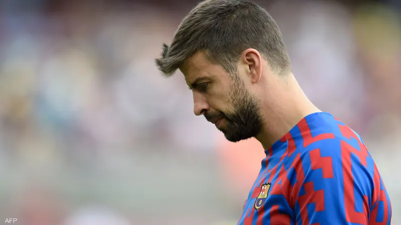أسباب اعتزال جيرارد بيكيه لاعب برشلونة القصة كاملة