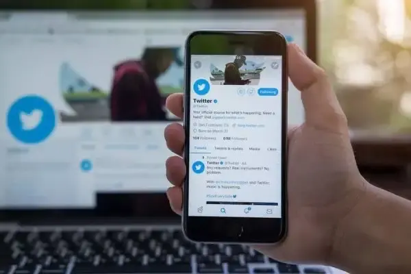 استرجاع الرسائل الخاصة في تويتر