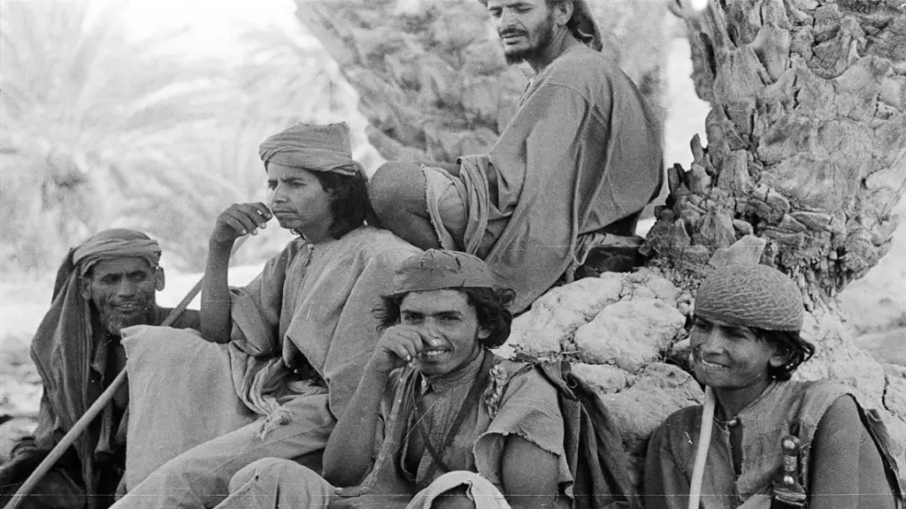 وش ترجع عائلة العزي