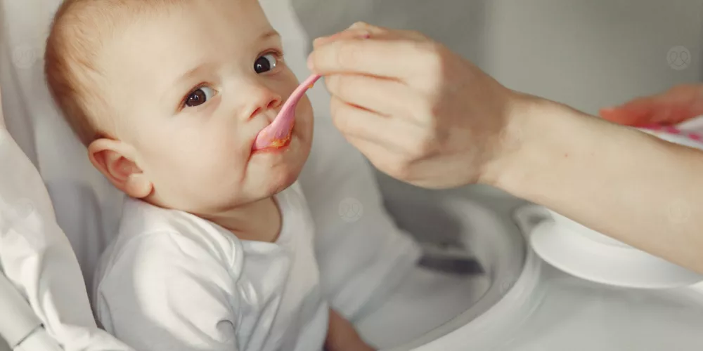 أهم نصائح غذائية للرضع والأطفال الصغار