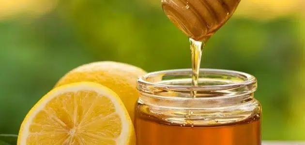 تبيض الوجه في يوم واحد بالعسل بمكونات من البيت