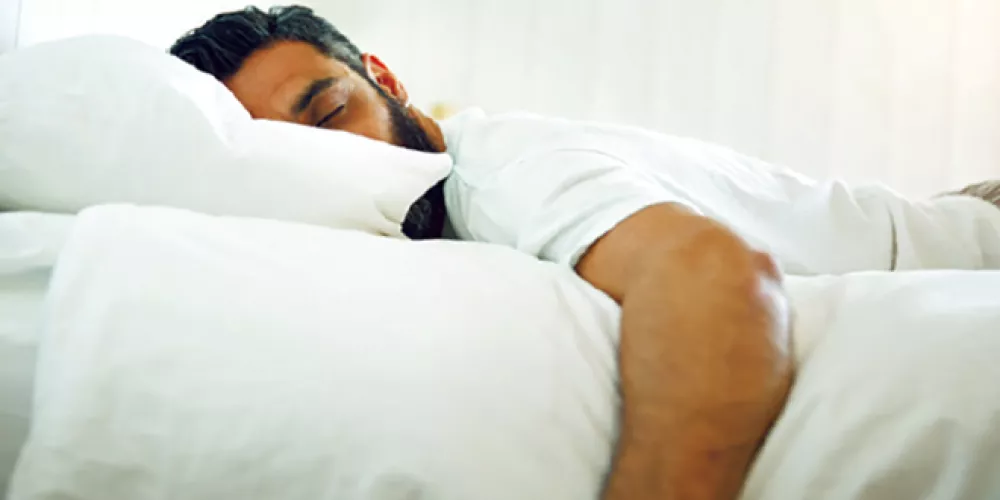 تعرف على اضرار النوم على البطن