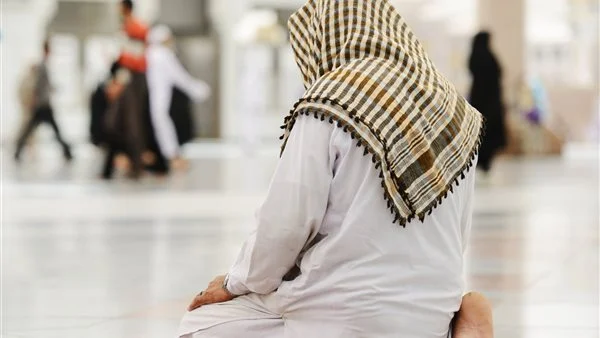 عِظم أجر الصلاة بقدر ما فيها من الخشوع لله . صواب أم خطأ