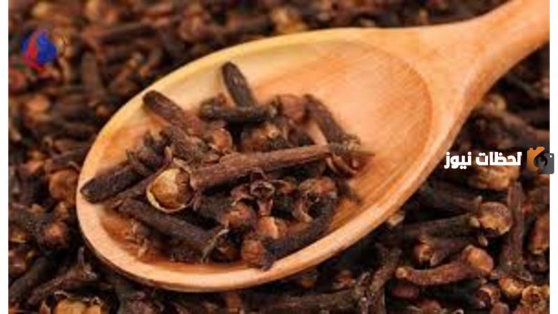 كيف أعمل مضمضة القرنفل والملح للأسنان؟
