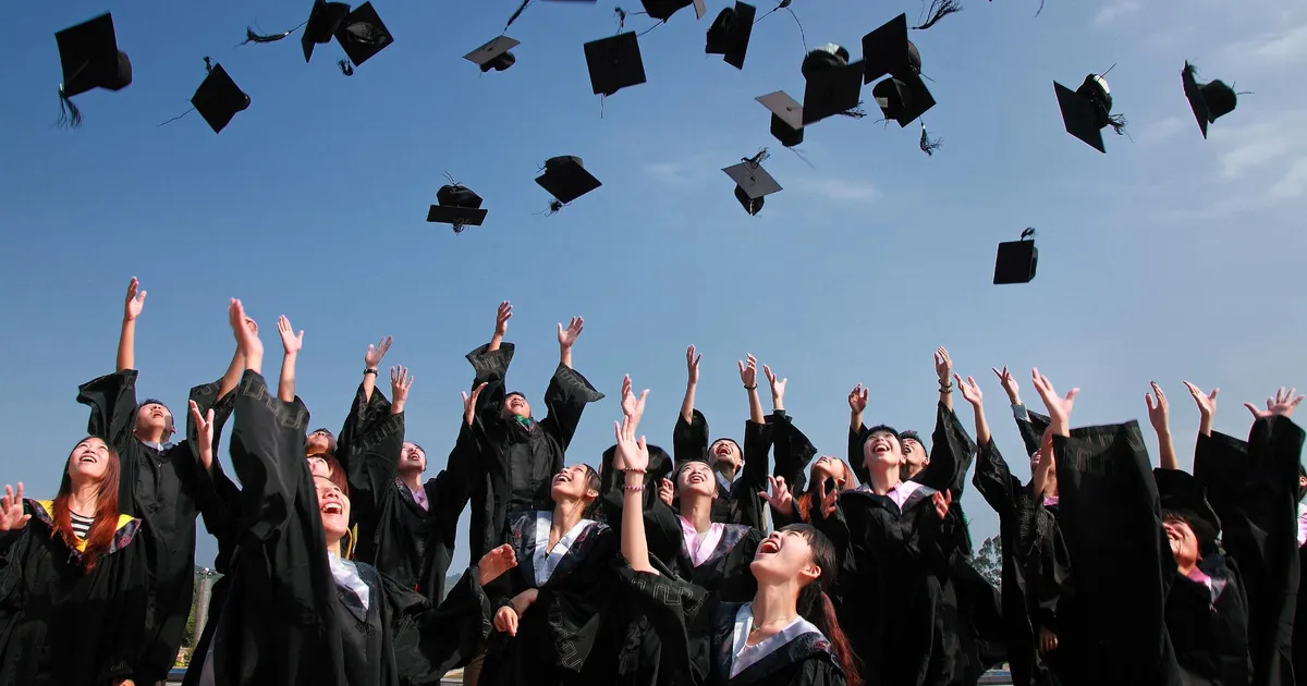 ما هي أفضل منح دراسية مجانية في الإمارات وشروط القبول