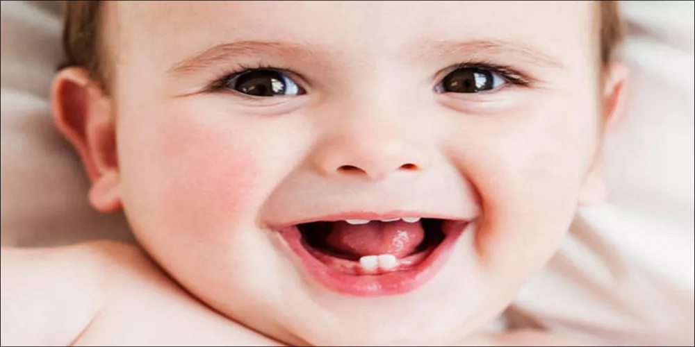 متى تظهر اسنان الطفل