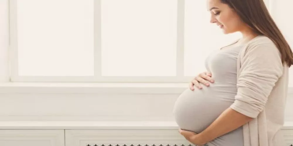 متى يبدأ الجنين بأخذ الغذاء من الأم كامل