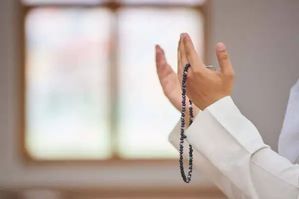 من ثمرات محبة المؤمنين في الدنيا