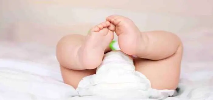 هل البامبرز يسبب تقوس الأطفال