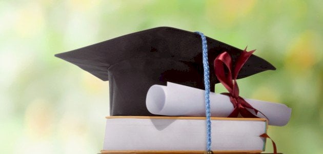 عبارات إهداء في بحث التخرج | أجمل عبارات التهنئة بالتخرج