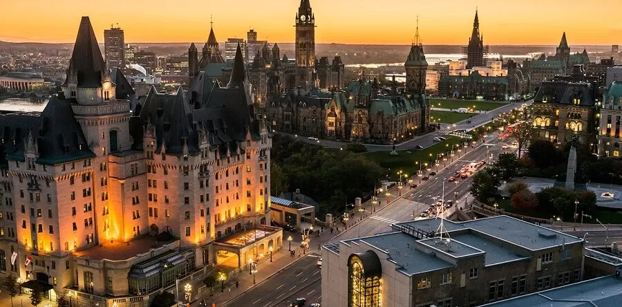 ما هو اسم عاصمة كندا ومساحتها
