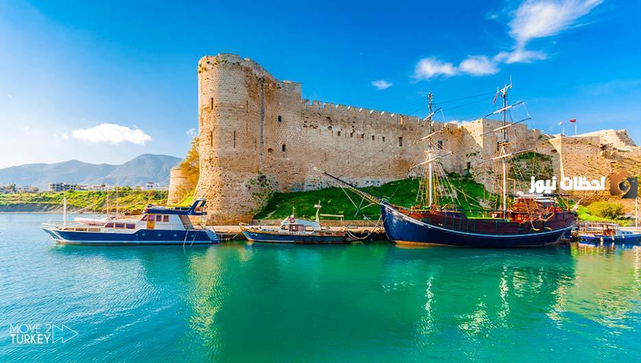 ما هي عاصمة جزيرة قبرص وكم عدد سكانها؟