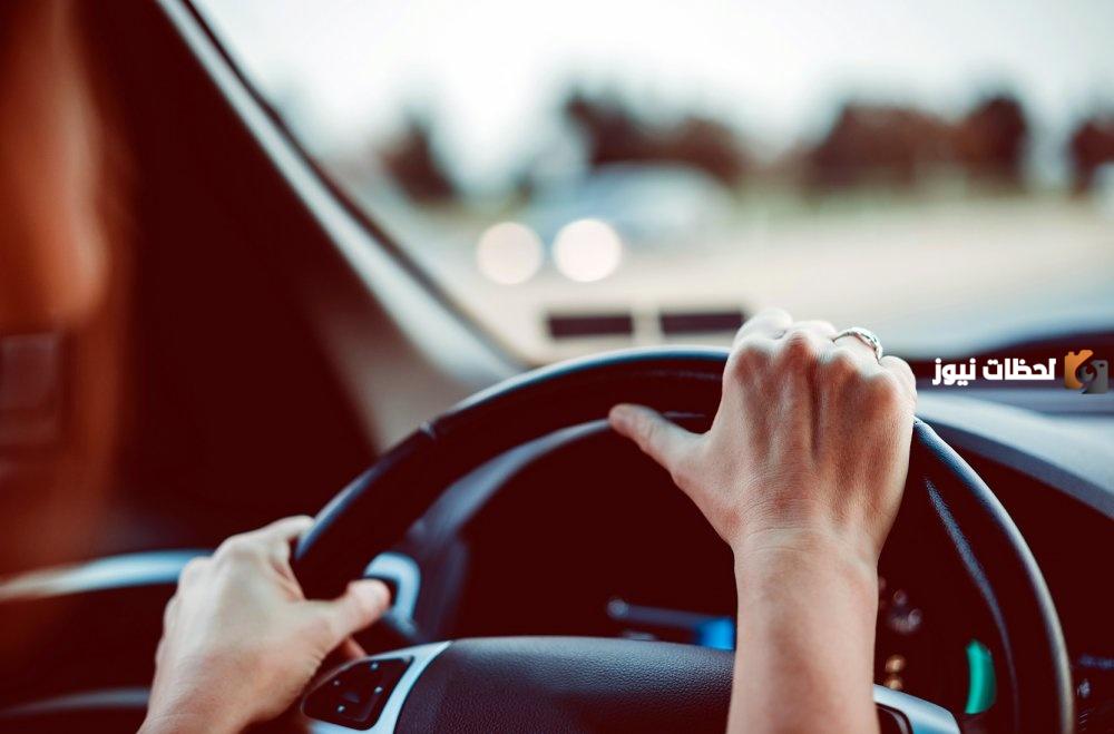 إليك طرق الحفاظ على الأيدي من الشمس أثناء قيادة السيارة