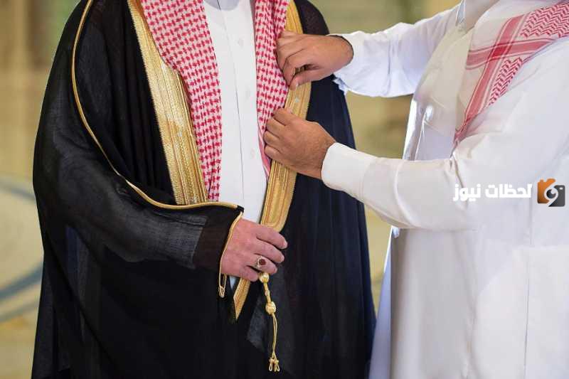 | هذه الفئات ملزمة بارتداء البشت أثناء ساعات العمل الرسمية