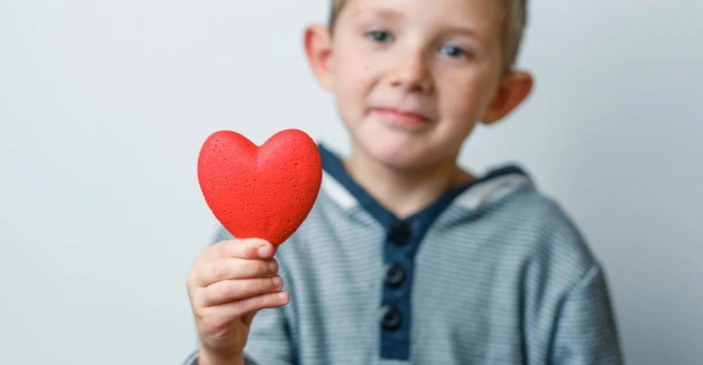 عبارات جميلة عن حب الأطفال وطريقة التعامل معهم