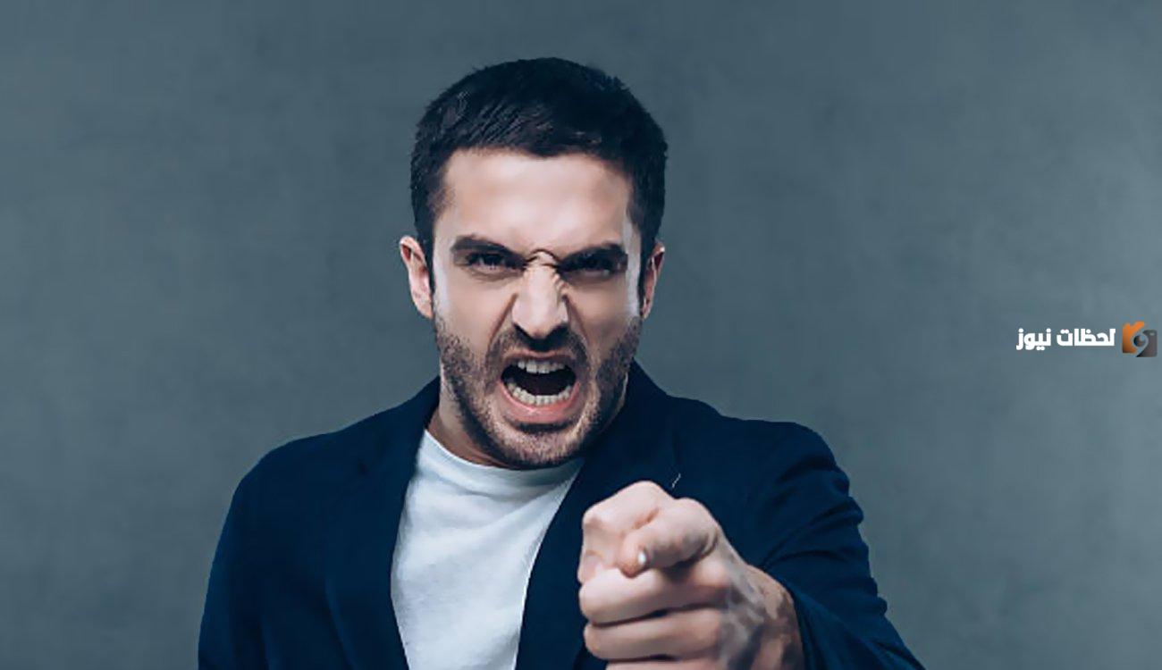 إذا أحد قالي الله يلعنك وش أرد عليه ؟ وما معناها