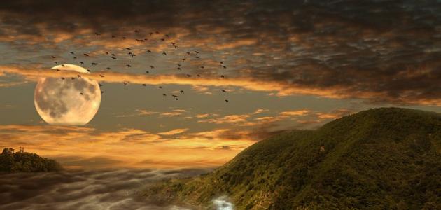 شعر على ضوء القمر جميل لأكبر الشعراء